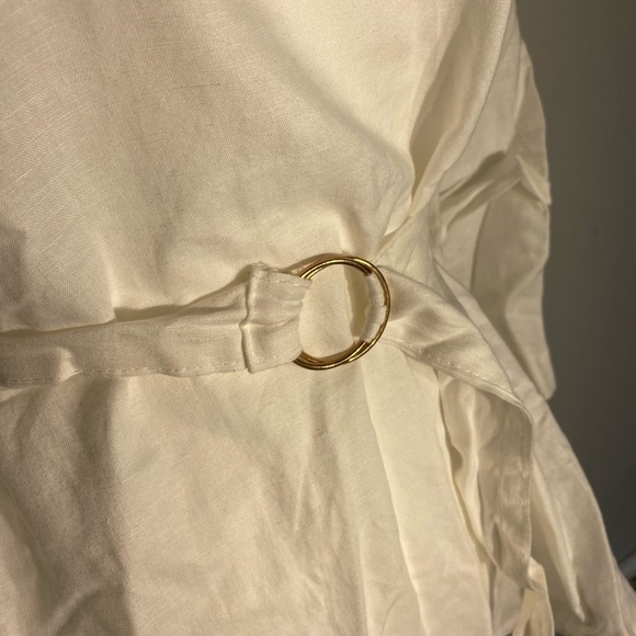 STUNNING white off the shoulder blouse with a belt - Picture 3 of 4